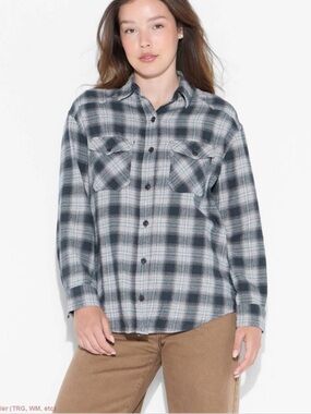 Wild Fable Women's Oversized Long Sleeve Collared Flannel Shirt